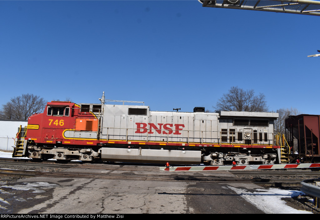 BNSF 746